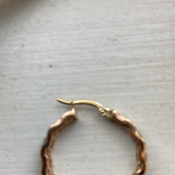 🔴🔵14k “brand new Tri-color hoop earrings. Stunning rose, white, yellow gold - Picture 6 of 6